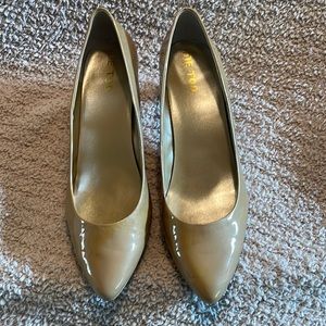 Women’s Nude Patent leather heels size 14M